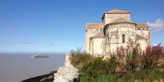 Talmont sur Gironde Eglise Sainte Radegonde - stephanemorand